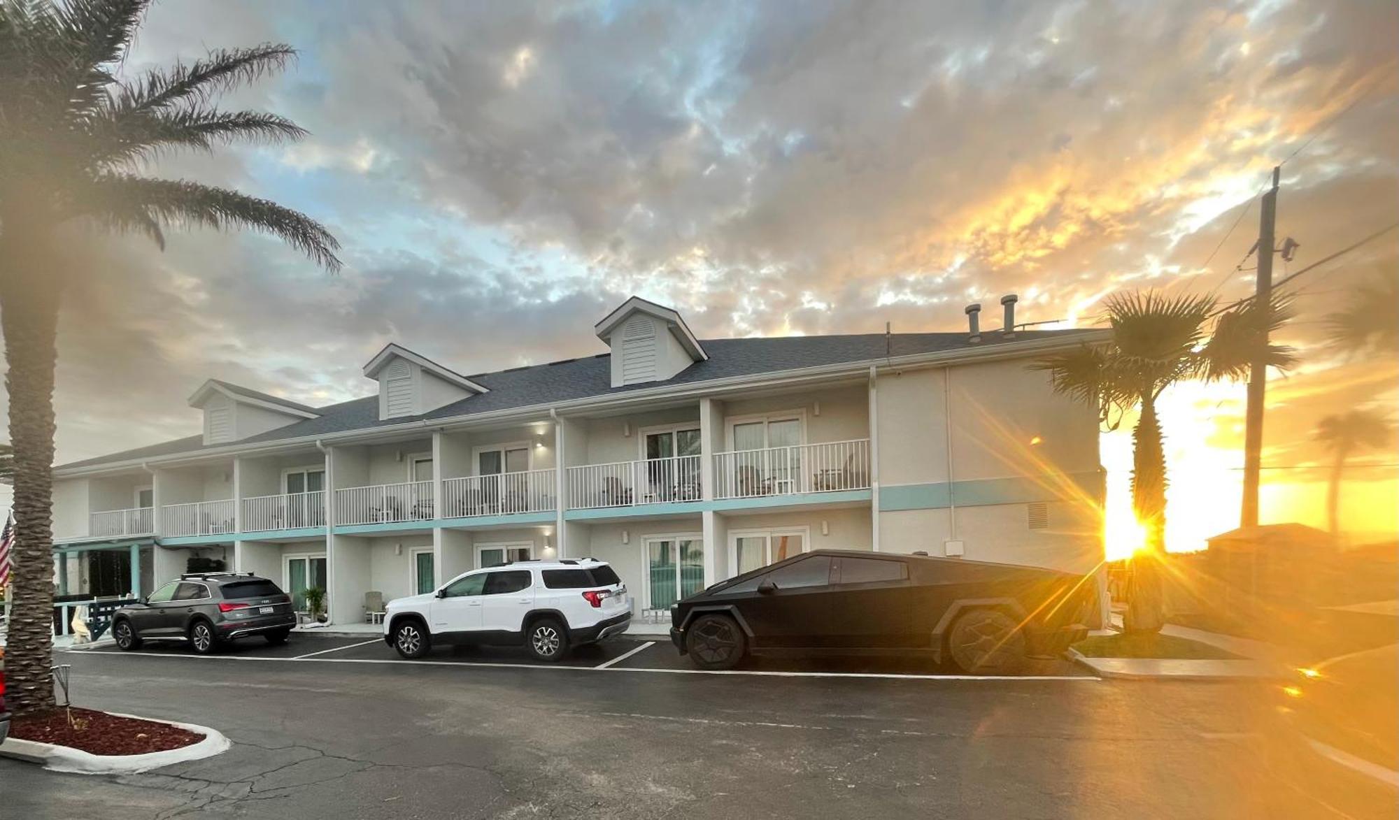 Ocean Sands Beach Inn (Adults Only) St. Augustine Buitenkant foto